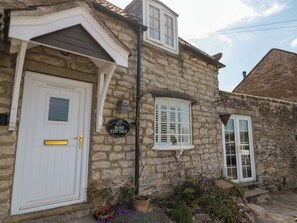 Cottage | Exterior detail - Rose Cottage (Scarborough)