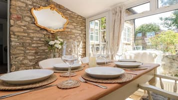 Cottage | Dining
