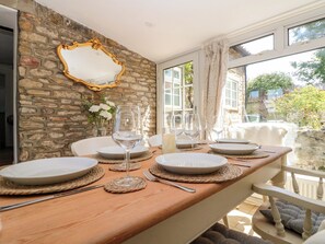 Cottage | Dining - Rose Cottage (Scarborough)