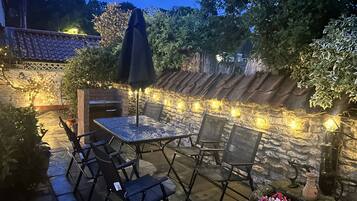 Cottage | Outdoor dining