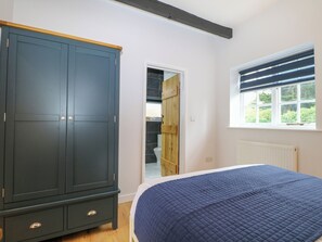 1 bedroom, individually decorated, individually furnished