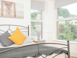 4 bedrooms, individually decorated, individually furnished, free WiFi