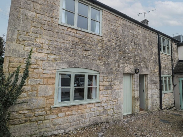 Exterior detail - Double Room 2 (Stroud)
