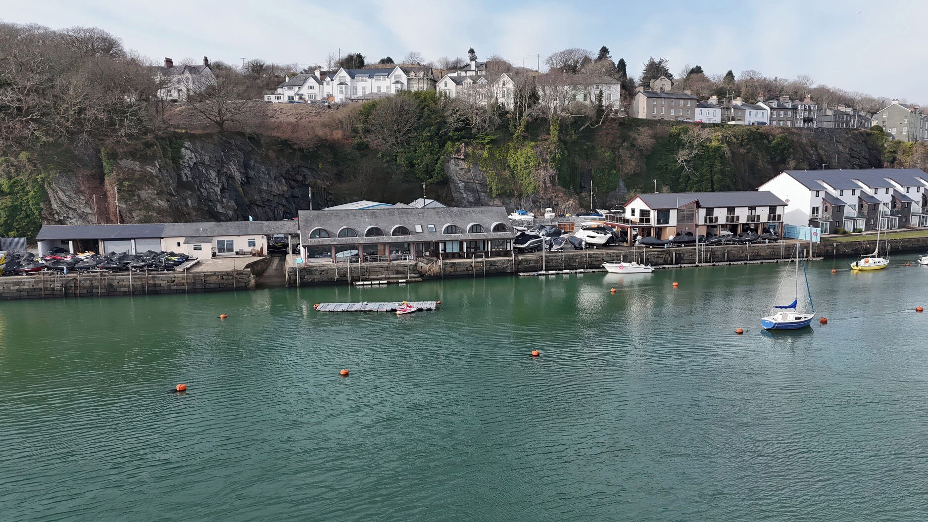 Marina/club náutico