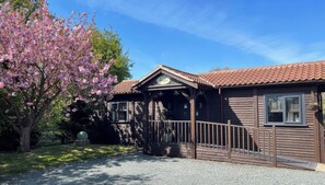 Exterior - Orchard Retreat Staycation (Boston)