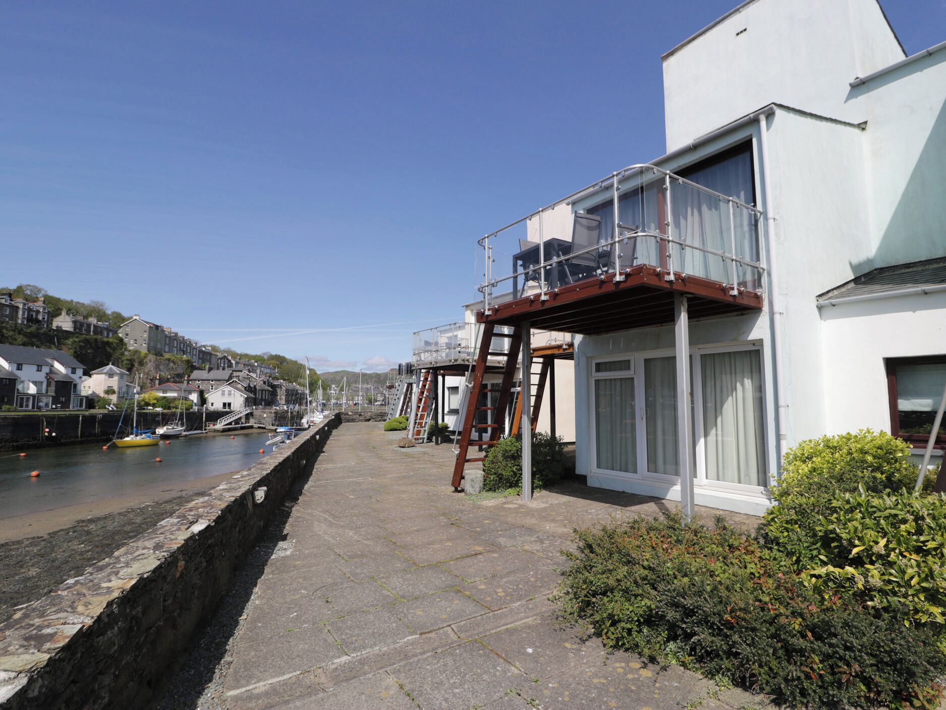 Cottage | Property grounds
