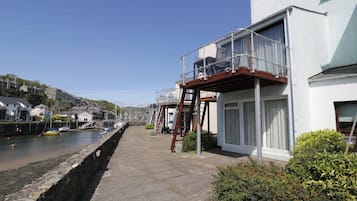 Cottage | Property grounds