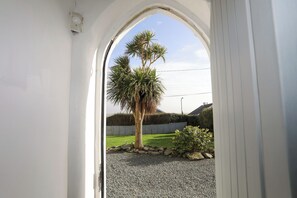 Interior - School House (Ty Croes)