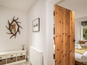 1 bedroom, individually decorated, individually furnished, free WiFi - Wendy's Place (Inverness)