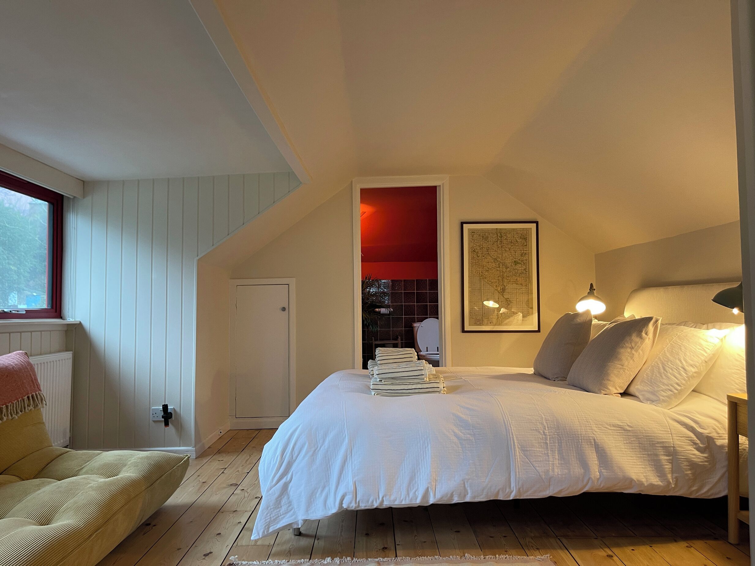 2 habitaciones, decoración personalizada y muebles diferentes 