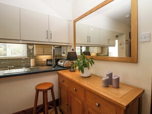 Réfrigérateur, lave-vaisselle, bouilloire électrique, grille-pain