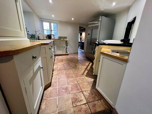 Fridge, dishwasher, cookware/dishes/utensils - Meadow View Cottage (Cheltenham)