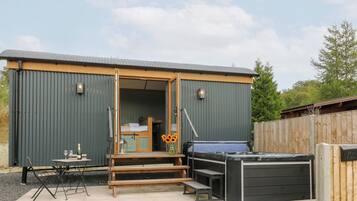 Cottage | Outdoor dining