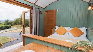 Cottage | 1 bedroom, individually decorated, individually furnished, free WiFi