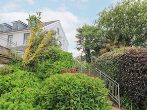 Property grounds - 4 The Manor House Hillfield Village (Dartmouth)