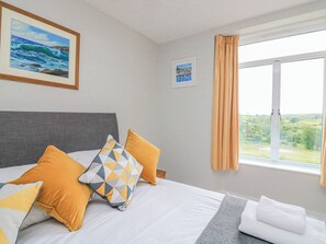 3 Schlafzimmer, individuell dekoriert, individuell eingerichtet