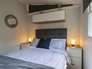 2 dormitorios, decoración individual, mobiliario individual