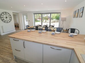 Dining - Ranch Cottage (Evesham)