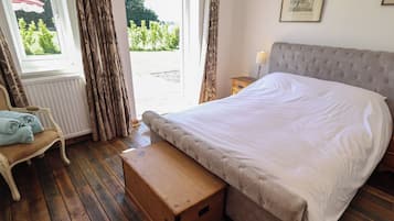 1 bedroom, individually decorated, individually furnished