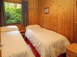 2 phòng ngủ, trang trí khác biệt 