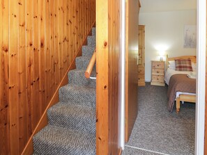 4 bedrooms, individually decorated, individually furnished, free WiFi