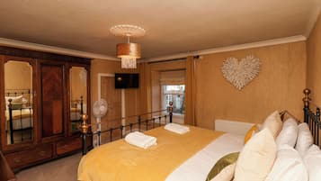 2 bedrooms, individually decorated, individually furnished, free WiFi