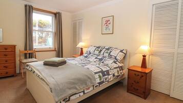 4 dormitoris, decoració individual i mobiliari individual