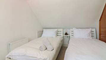 4 bedrooms, individually decorated, individually furnished, free WiFi