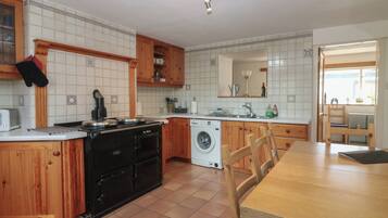Fridge, electric kettle, toaster, cookware/dishes/utensils