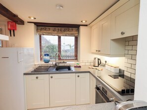 Cookware/dishes/utensils - Jasmine Cottage (Keswick)