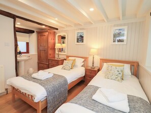 2 habitaciones, decoración personalizada y muebles diferentes 
