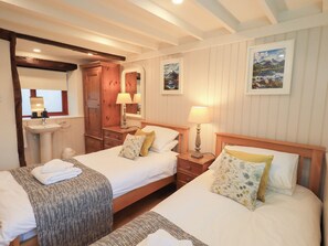 2 bedrooms, individually decorated, individually furnished, free WiFi