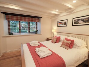 2 عدّة غرف نوم وبديكورات فريدة لكل غرفة وطراز فريد لكل وحدة