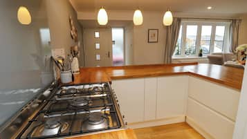 Fridge, dishwasher, electric kettle, toaster