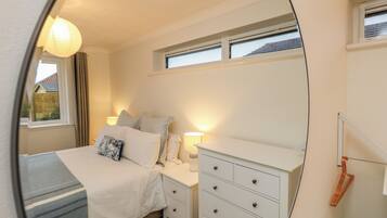 3 bedrooms, individually decorated, individually furnished, free WiFi