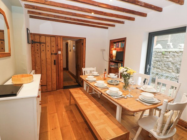 Dining - Aubrey Villa (Tenby)