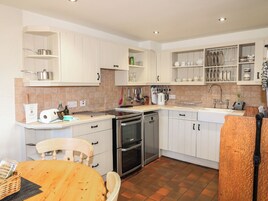 雪櫃、洗碗機、電熱水壺、多士爐