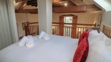 1 chambre, décoration personnalisée, ameublement personnalisé