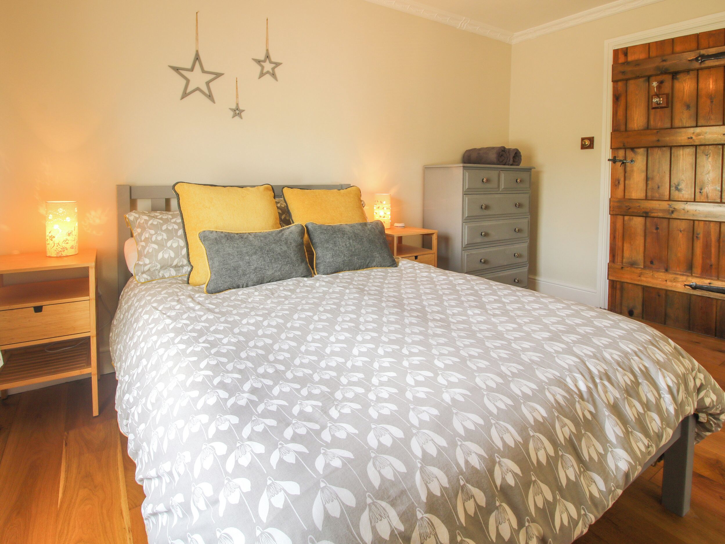 1 sovrum, individuell inredning, unika möbler och gratis wi-fi