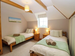 3 bedrooms, individually decorated, individually furnished, free WiFi - Dairy Cottage (Great Yarmouth)