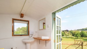 Bathroom - Acres Meadow (Dorchester)