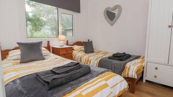 2 bedrooms, individually decorated, individually furnished, free WiFi