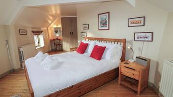 1 bedroom, individually decorated, individually furnished, free WiFi