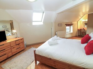 1 bedroom, individually decorated, individually furnished, free WiFi