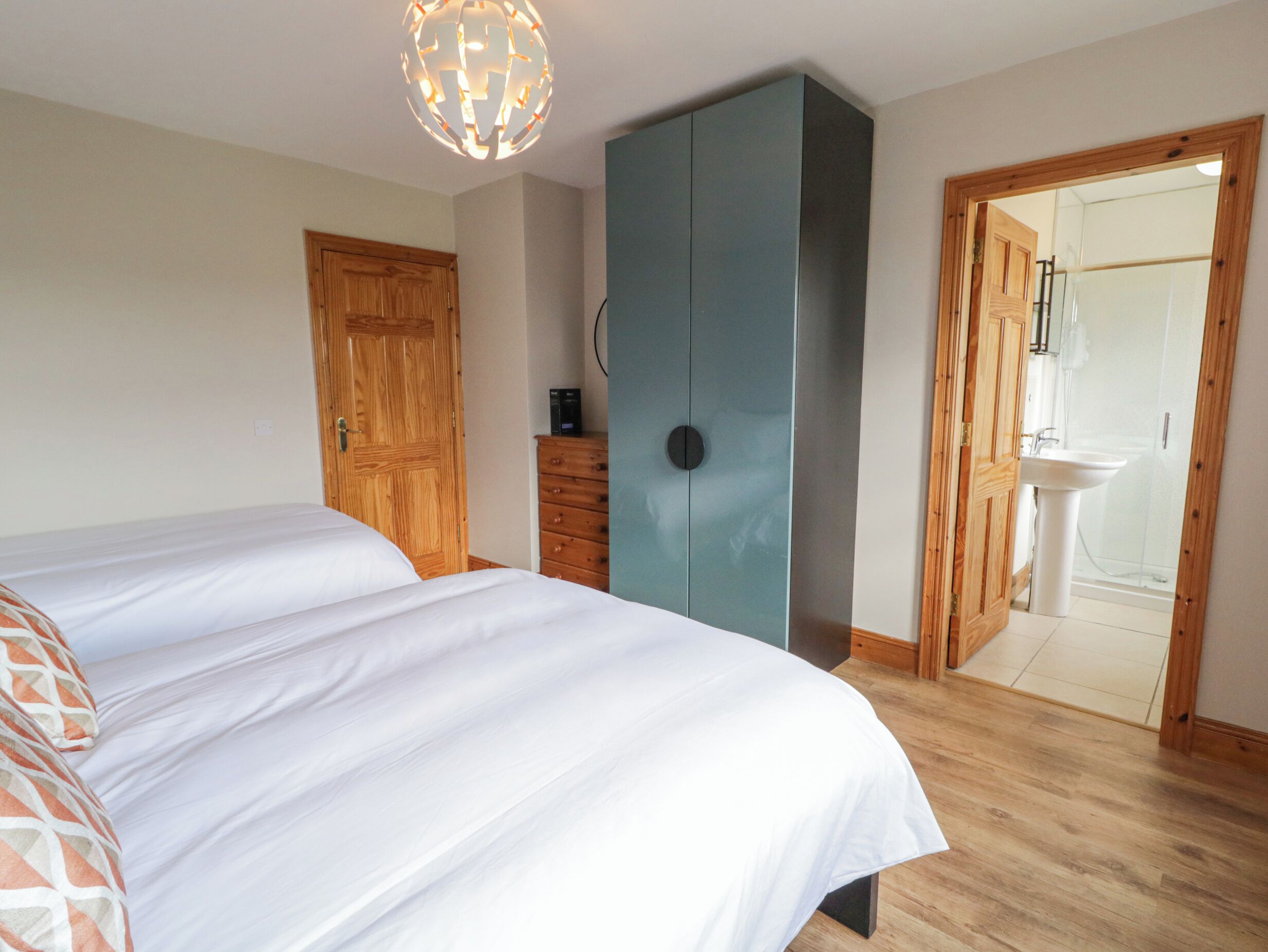 3 間臥室、獨特裝潢、布置獨特、免費無線上網