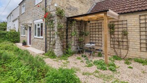 Exterior - Cosy Nest (Glastonbury)