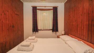 2 bedrooms, individually decorated, individually furnished, free WiFi