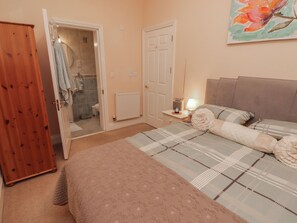 2 개의 침실, 각각 다른 스타일의 인테리어, 각각 다르게 가구 비치, 무료 WiFi