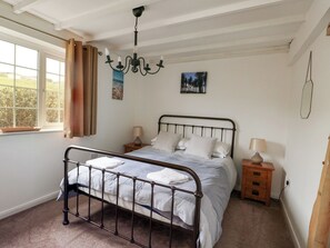 4 bedrooms, individually decorated, individually furnished, free WiFi