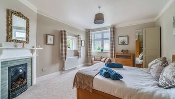 5 bedrooms, individually decorated, individually furnished, free WiFi